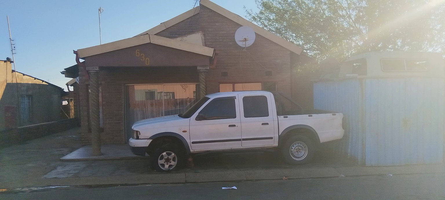Front view of 630 Shegoak Street